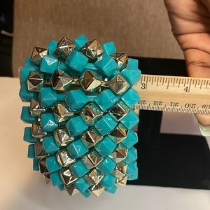 Silver/Turquoise Stretch 8 Roll Cube Bracelet
